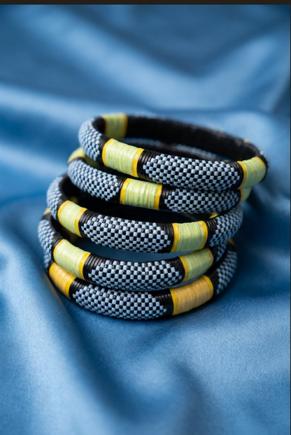Ensemble de 5 bracelets en lanières tressées – Résilience en lumière ✨