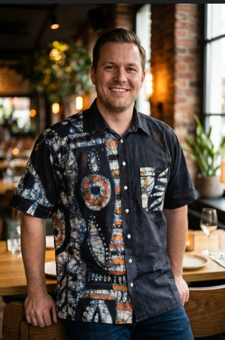 Chemise homme en lin & coton rigide customisée en Batik artisanal du Burkina Faso
