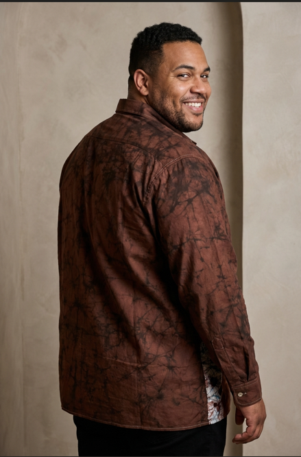 Chemise homme en coton custimisée en batik – Élégance authentique ✨