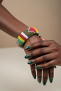 Bracelet manchette en perles multicolore – Artisanat africain ✨
