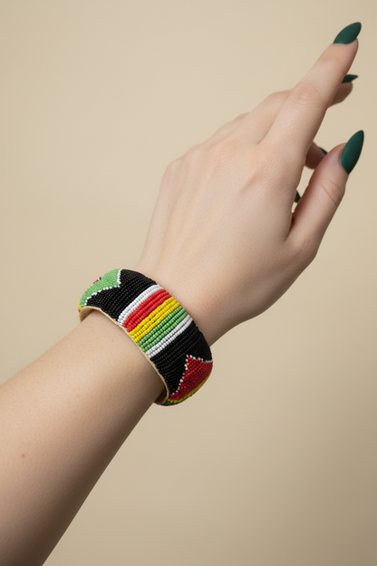 Bracelet manchette en perles multicolore – Élégance artisanale ✨