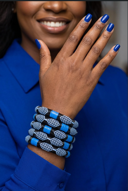 Ensemble de 5 bracelets bleus en lanières tressées – Résilience au féminin
