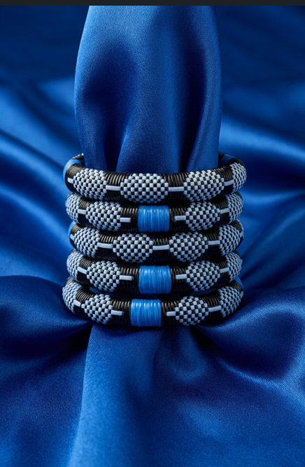 Ensemble de 5 bracelets bleus en lanières tressées – Résilience au féminin