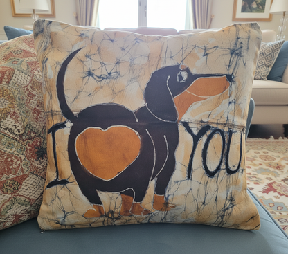 Batik Artisanal "I ❤️ You – Le Teckel qui Dit Tout "- Housse Coton Fait Main