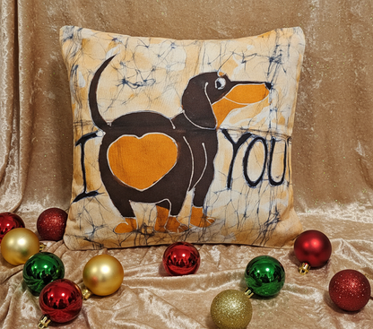 Batik Artisanal "I ❤️ You – Le Teckel qui Dit Tout "- Housse Coton Fait Main