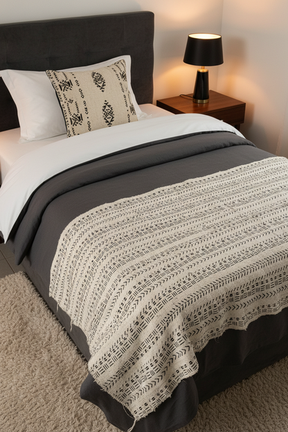 Etoffe bogolan du Mali couleur blanc et noir  – Pièce d’exception, art vivant